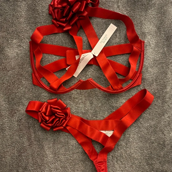 Victoria's Secret Vibrant Red Lingerie - Picture 2 of 4